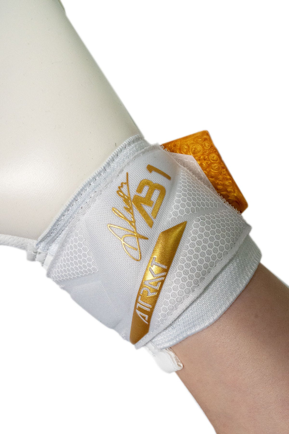 Reusch Attrakt AB1 Advance goalkeeper gloves in use